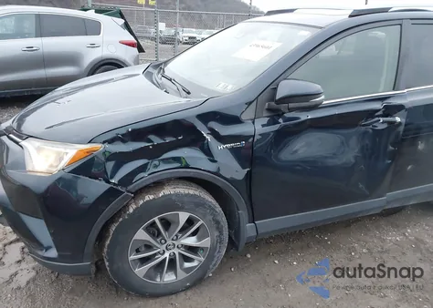 2017 Toyota Rav4 Hybrid Xle z USA, uszkodzony, nr VIN JTMRJREV3HD113569